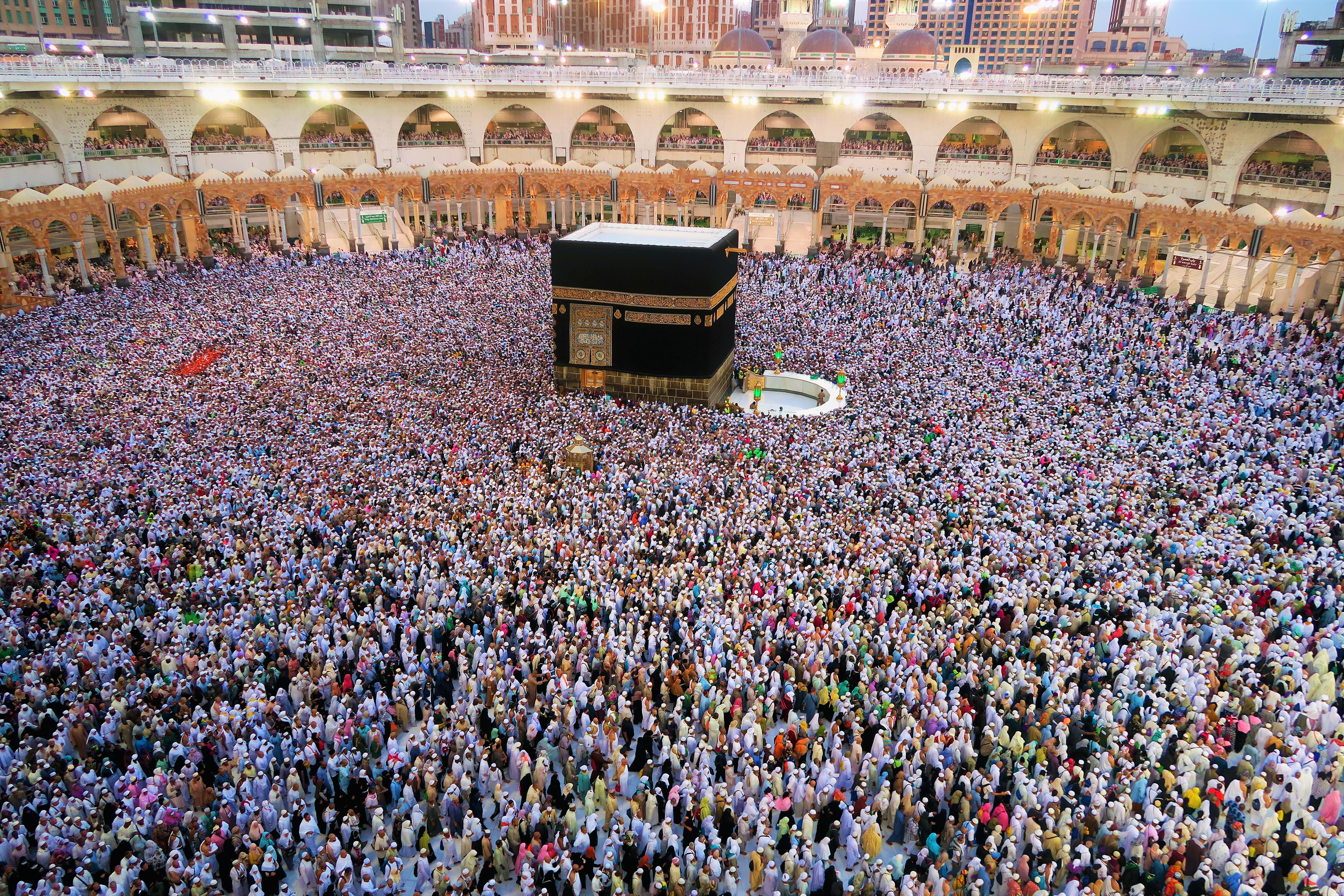 Hikmah Ibadah Haji, Zakat, dan Wakaf dalam Kehidupan 2